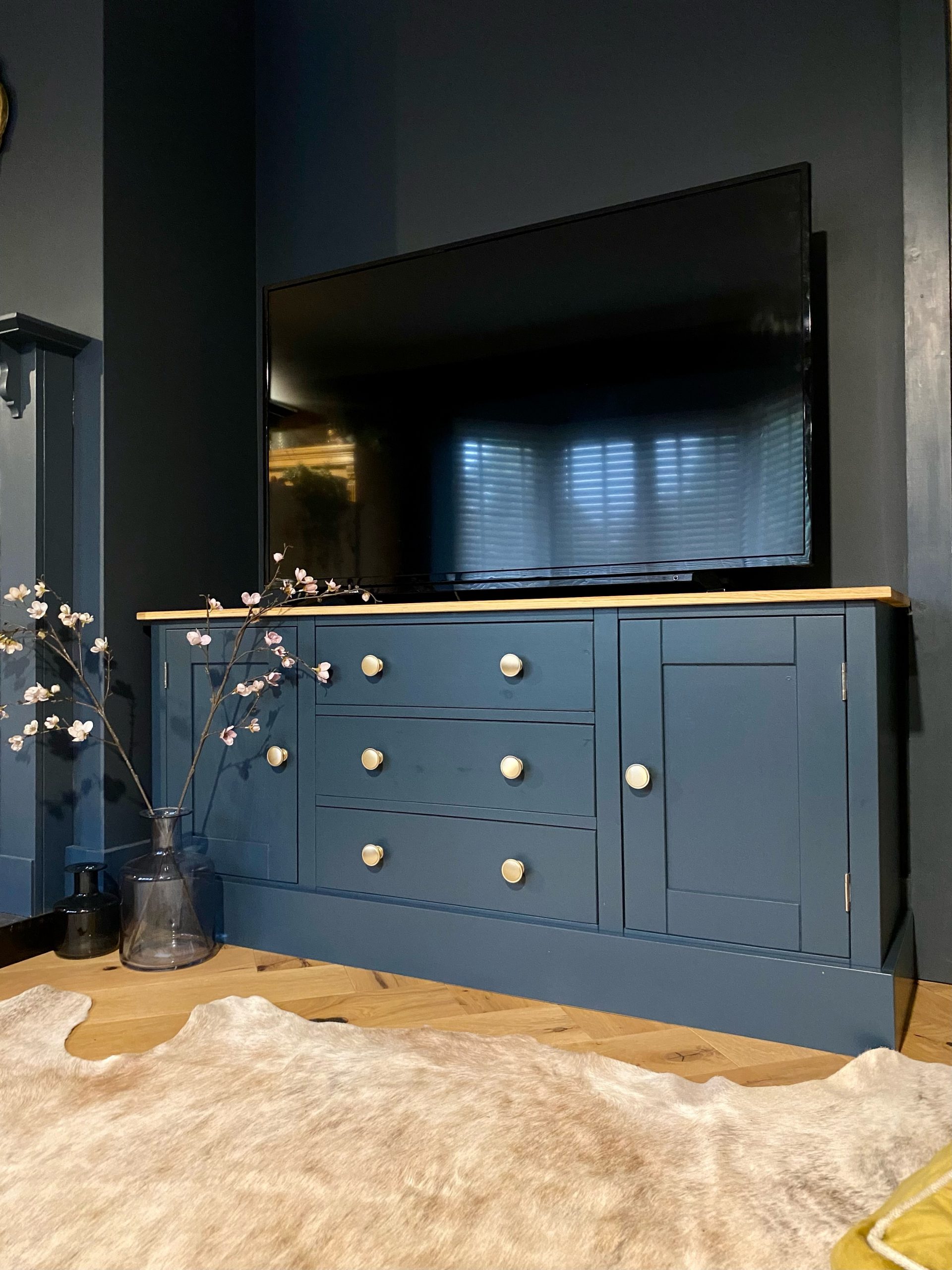 Classic 5ft TV Cabinet