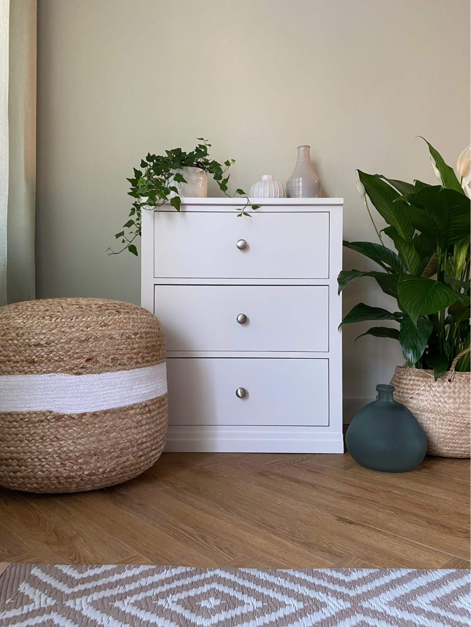 Affordable Ideas for Decorating with Painted Bedroom Furniture